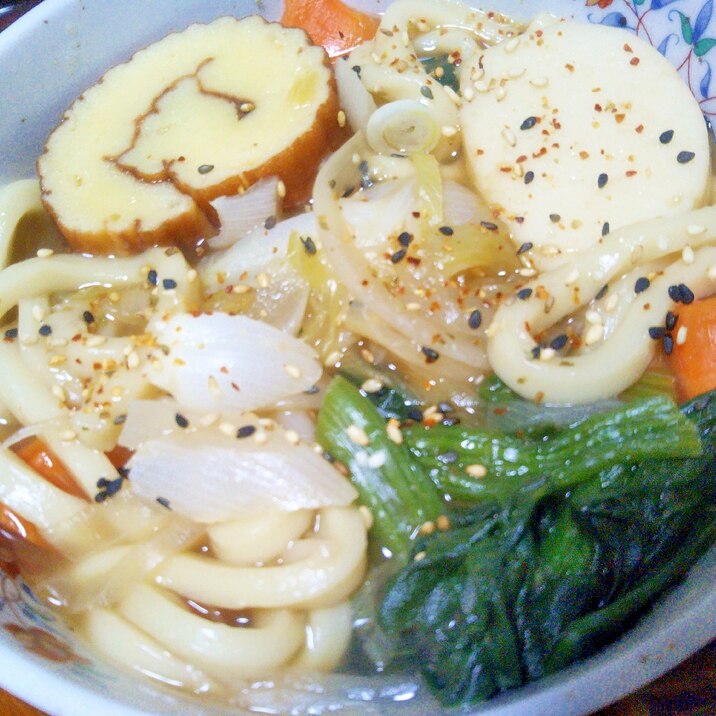 新玉ねぎ人参ほうれん草☆彩り☆おかめうどん